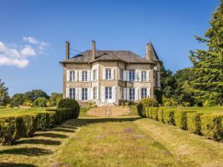 Holiday cottages France